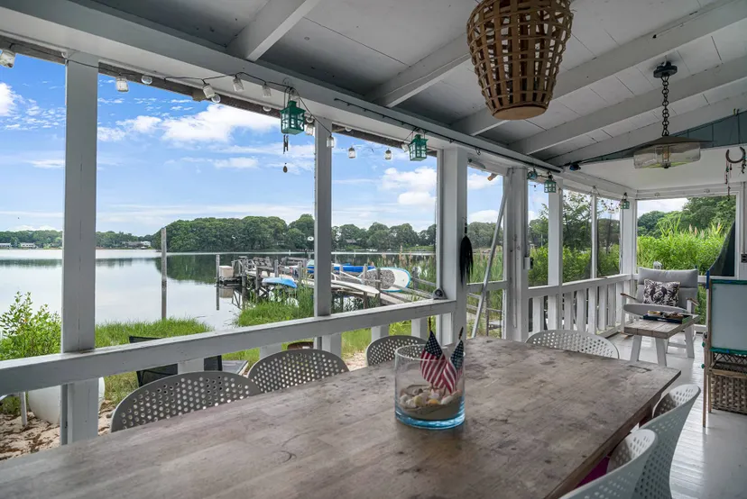 10 Long Point Road