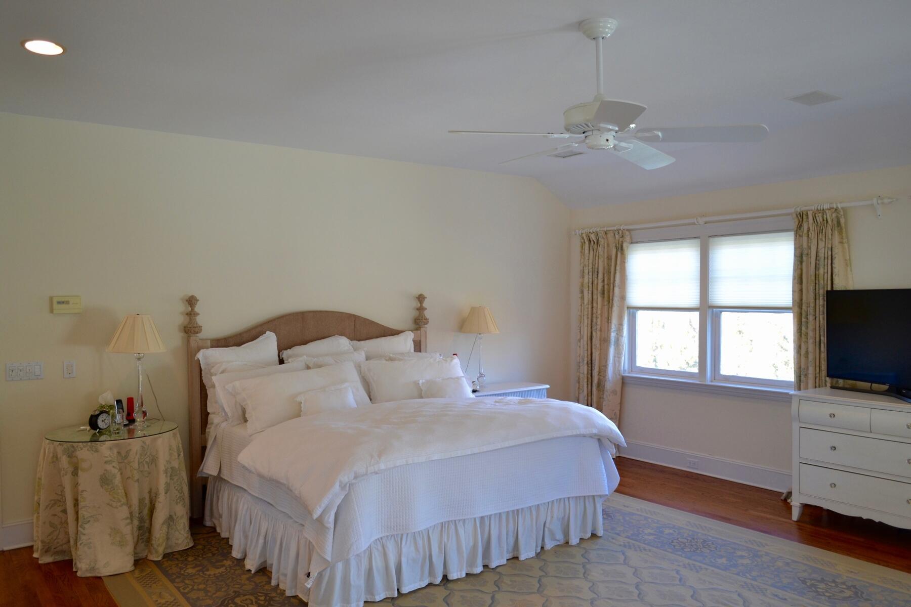 22 Sagg Pond Court