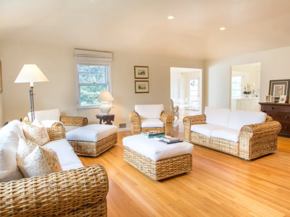 33 Apaquogue Road