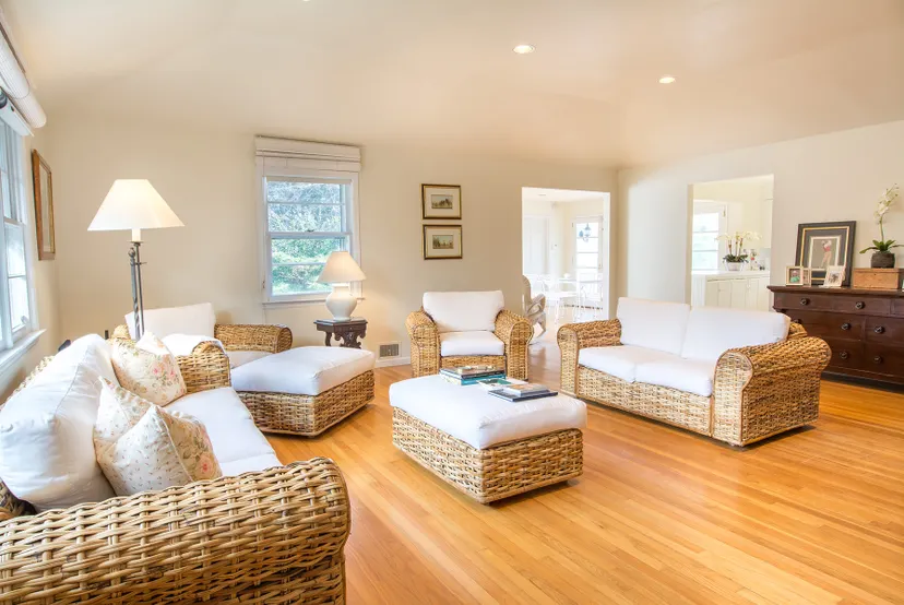 33 Apaquogue Road