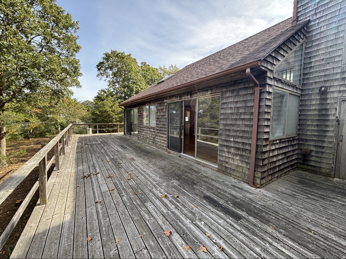 16 Long Point Rd